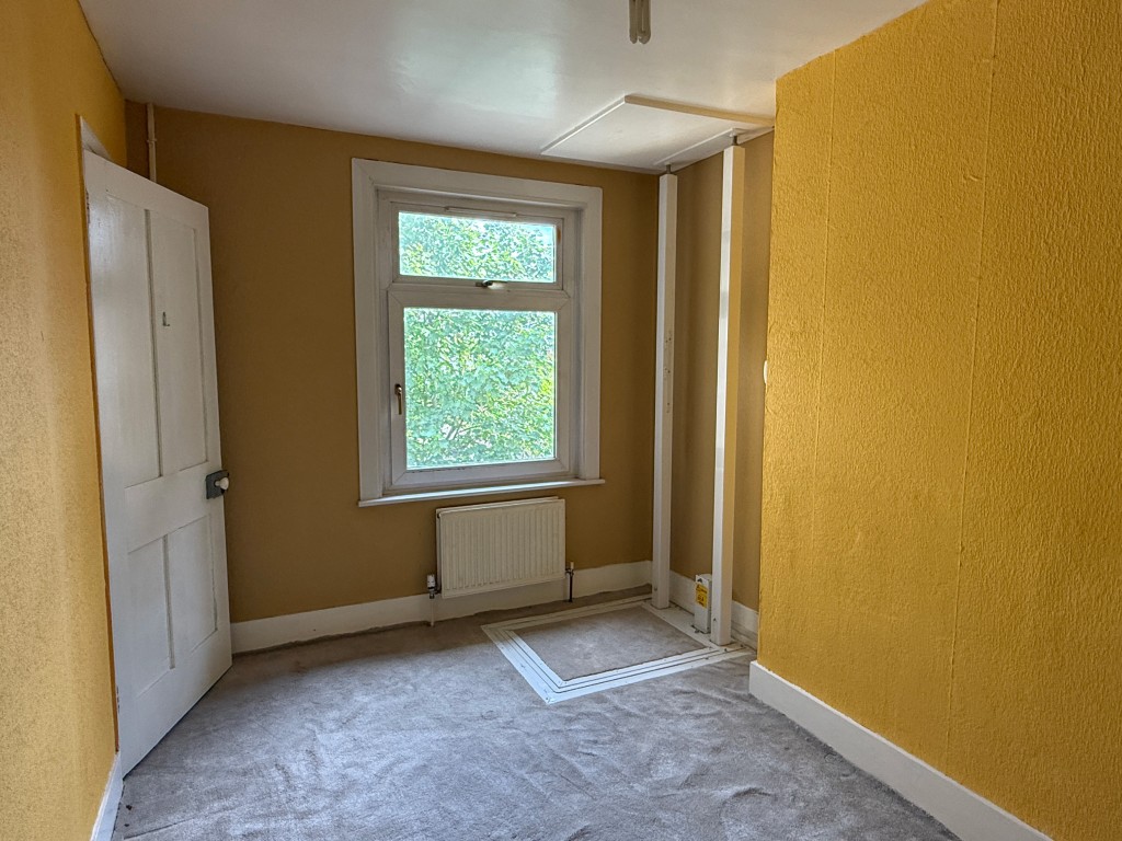 Lot: 98 - HOUSE IN NEED OF IMPROVEMENT - Bedroom 2 in House in Need of Improvement